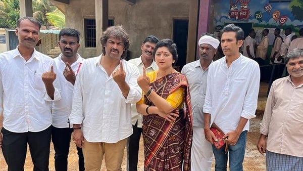 Karnataka Assembly Election 2023: കര്‍ണാടകത്തില്‍ പ്രതീക്ഷയോടെ പാര്‍ട്ടികള്‍; യെഡിയൂരപ്പയും സിദ്ധരാമയ്യയും വോട്ട് രേഖപ്പെടുത്തി, ചിത്രങ്ങള്‍ കാണാം