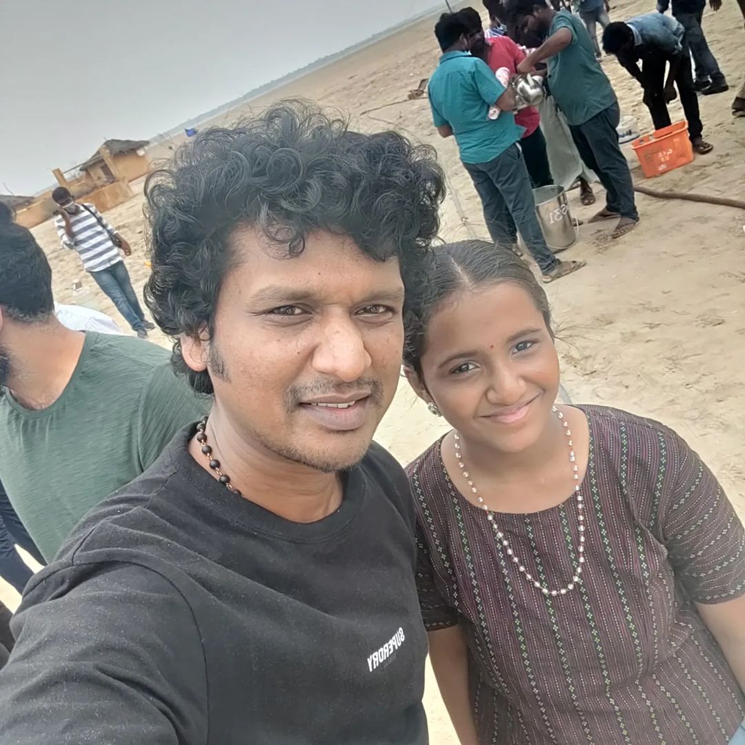 photos : 'கைதி' படத்தில் வரும் குட்டி பொண்ணா இது?.. இப்போ எப்படி இருக்காருன்னு பாருங்களேன்!.. புகைப்படங்கள் இதோ..