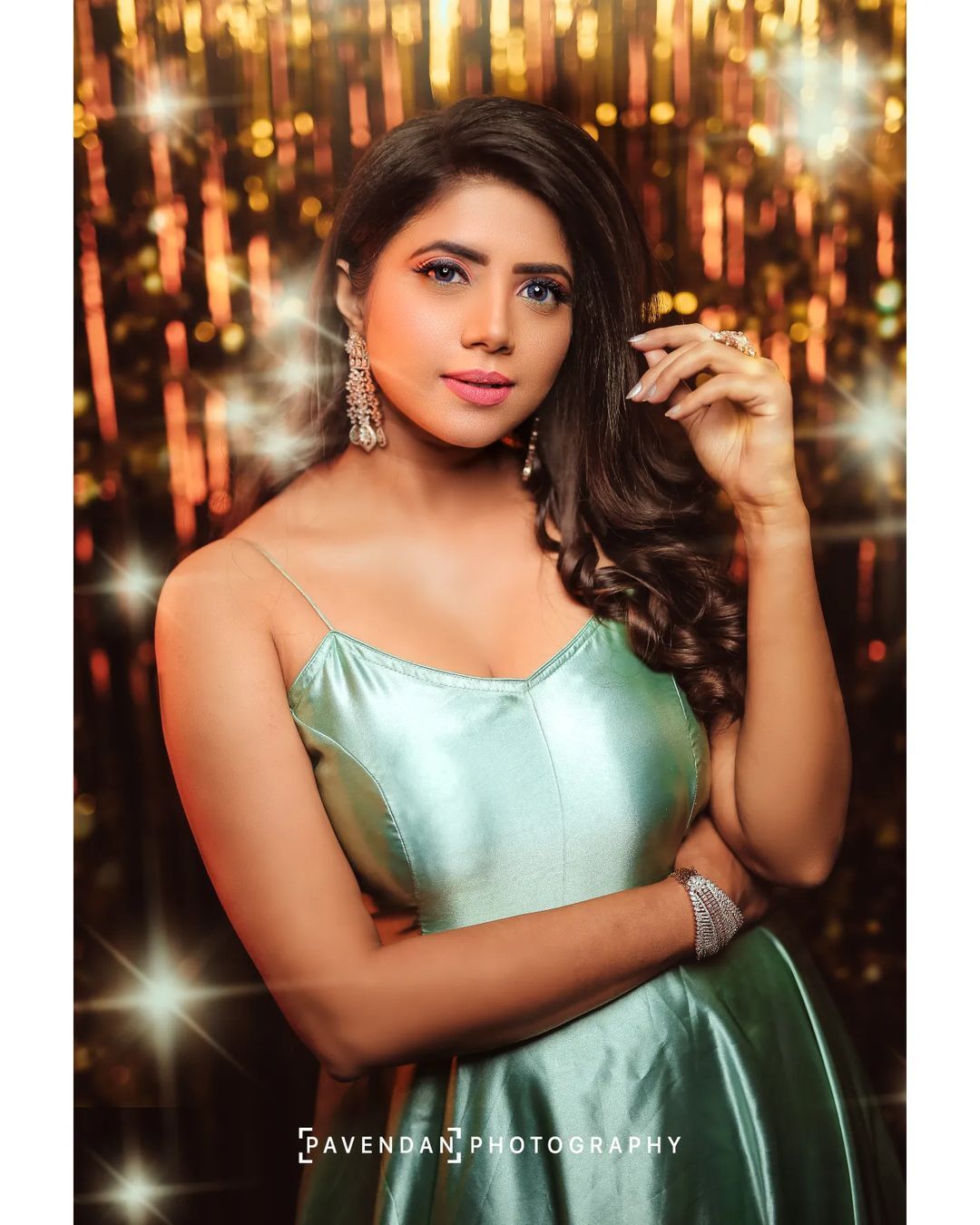 photos : 'வானத்தை போல' சீரியல் நடிகையா இவங்க?.. இணையத்தை கலக்கும் ஷ்வேதா கெல்கேயின் டீன் ஏஜ் வயது புகைப்படம்..	