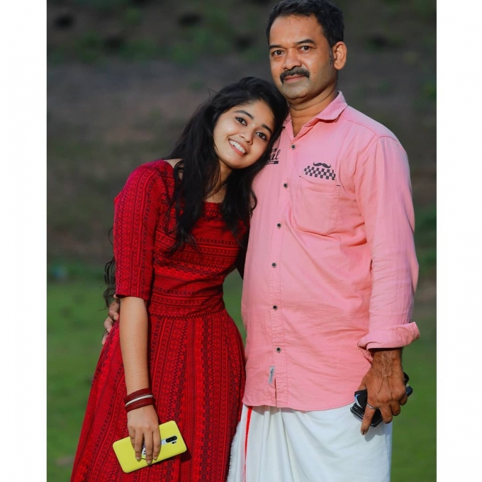 photos : நடிக்க வந்ததே இவர்களுக்காக தான்..உருக்கமாக பேசிய ஜீ தமிழ் சீரியல் நடிகை.. ஆறுதல் சொல்லும் ரசிகர்கள்! 