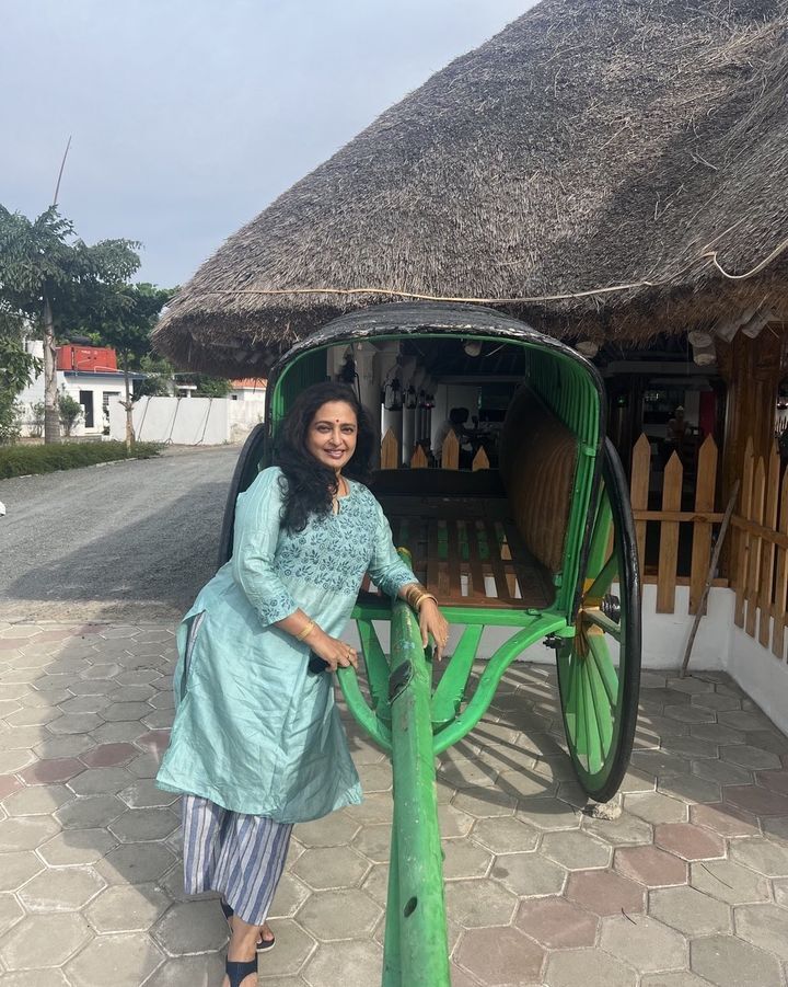 PHOTOS : கிராமத்து  வாழ்க்கையை என்ஜோய் பண்ணும் சீரியல் நடிகை.. இணையத்தை கலக்கும் புகைப்படங்கள்.. 