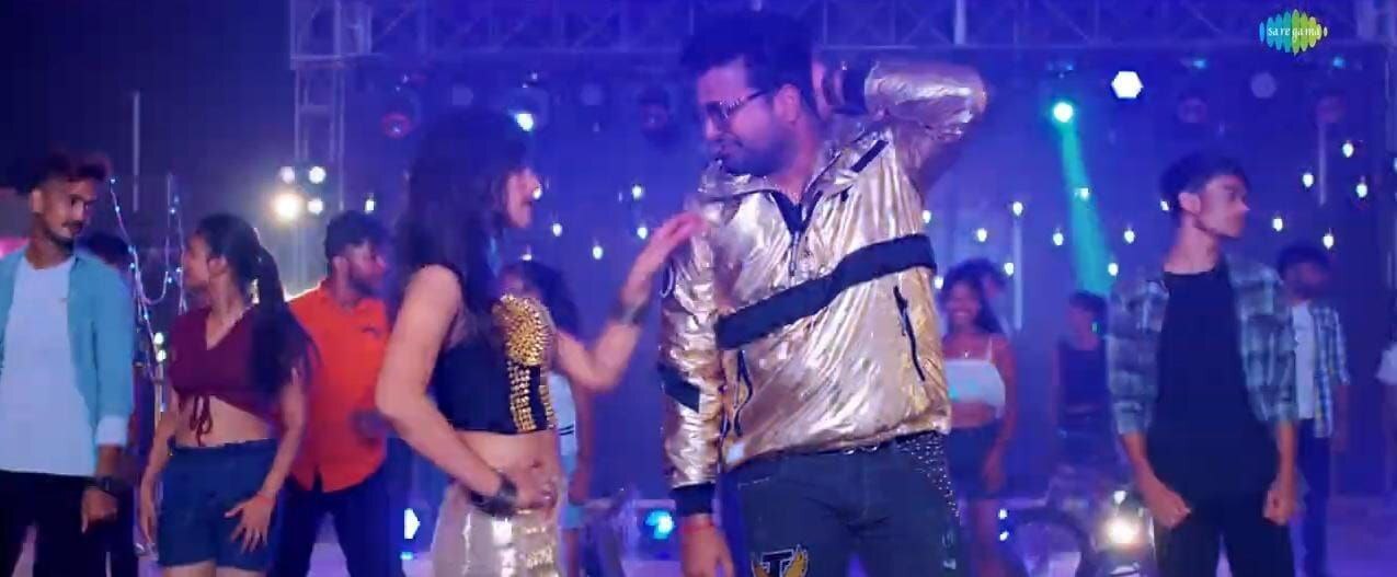 Photos:'बांसुरिया' गाने की धुन पर नचाने के लिए सुपरस्टार रितेश पांडेय तैयार, देखिए शानदार तस्वीरें