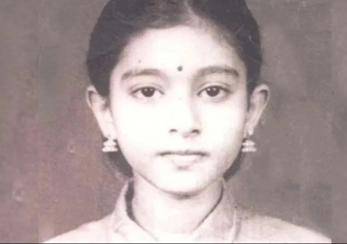 PHOTOS : புன்னகை அரசி சினேகாவின் சிறு வயது புகைப்படத்தை பாத்திருக்கிங்களா?.. எவ்வளவு அழகா இருக்காங்கன்னு பாருங்களேன்!