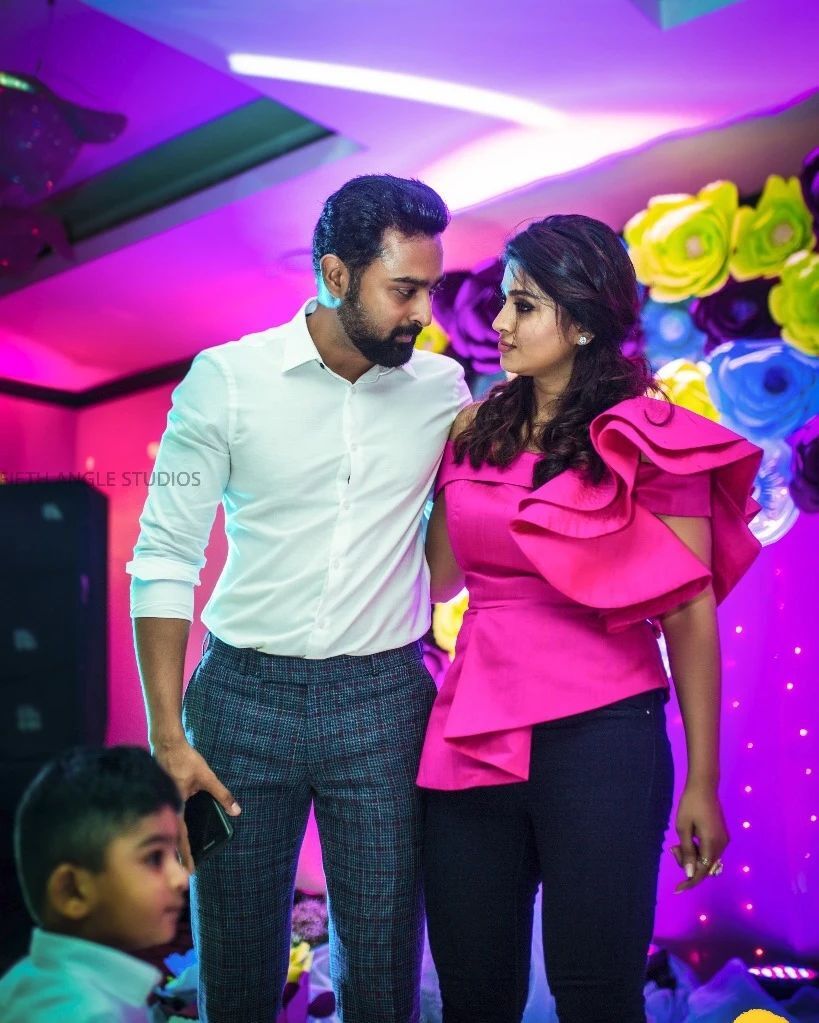 PHOTOS : புன்னகை அரசி சினேகாவின் சிறு வயது புகைப்படத்தை பாத்திருக்கிங்களா?.. எவ்வளவு அழகா இருக்காங்கன்னு பாருங்களேன்!