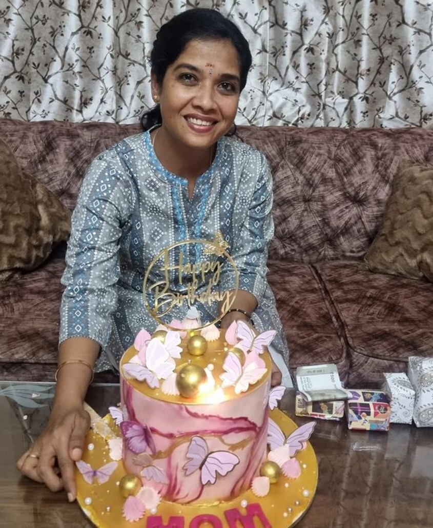 PHOTOS : குடும்பத்துடன் கேக் கெட்டி பிறந்தநாள் கொண்டாடிய 'செம்பருத்தி' சீரியல் நடிகை.. இணையத்தை கலக்கும் பிக்ஸ்.. 