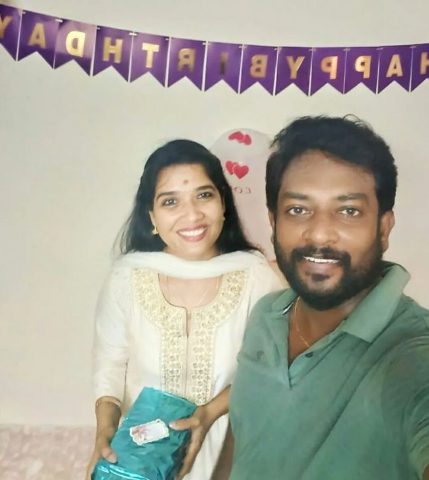 PHOTOS : குடும்பத்துடன் கேக் கெட்டி பிறந்தநாள் கொண்டாடிய 'செம்பருத்தி' சீரியல் நடிகை.. இணையத்தை கலக்கும் பிக்ஸ்.. 