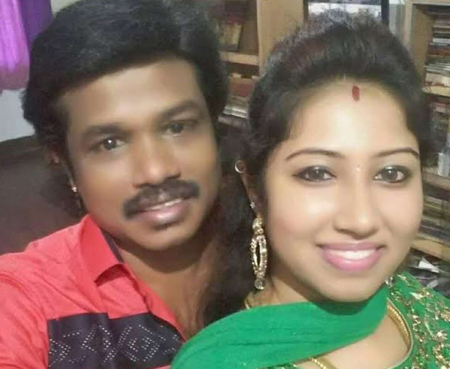 PHOTOS : ஸ்டாண்ட் அப் காமெடியின் சாம்பியன்.. மதுரை முத்துவின் மனைவி, குழந்தைகளை பாத்துருக்கீங்களா! 