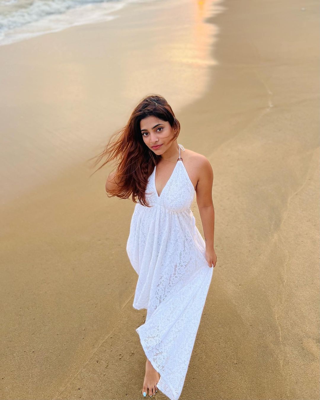 Malavika Sreenath: അഴകോ അഴക്...! സ്റ്റൈലൻ ലുക്കിൽ ആരാധകരെ മയക്കി മാളവിക ശ്രീനാഥ്; 'ബീച്ച് ബേബി' എന്നാൽ ഇതാണെന്ന് സോഷ്യൽ മീഡിയ