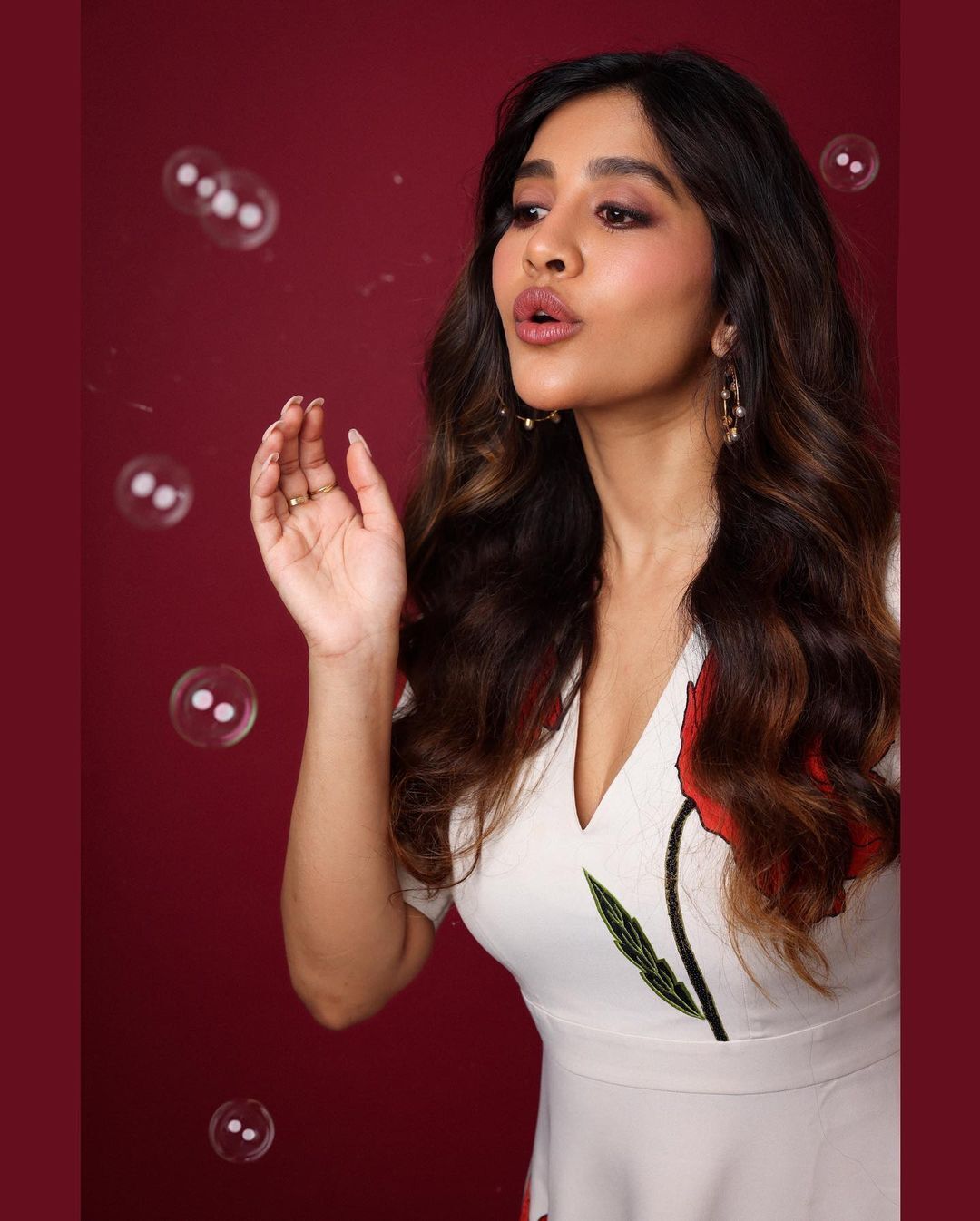 నభా నటేష్ సొగసుల విందు..  ఉడిపి బ్యూటీ ఊరించేస్తుందిగా..!