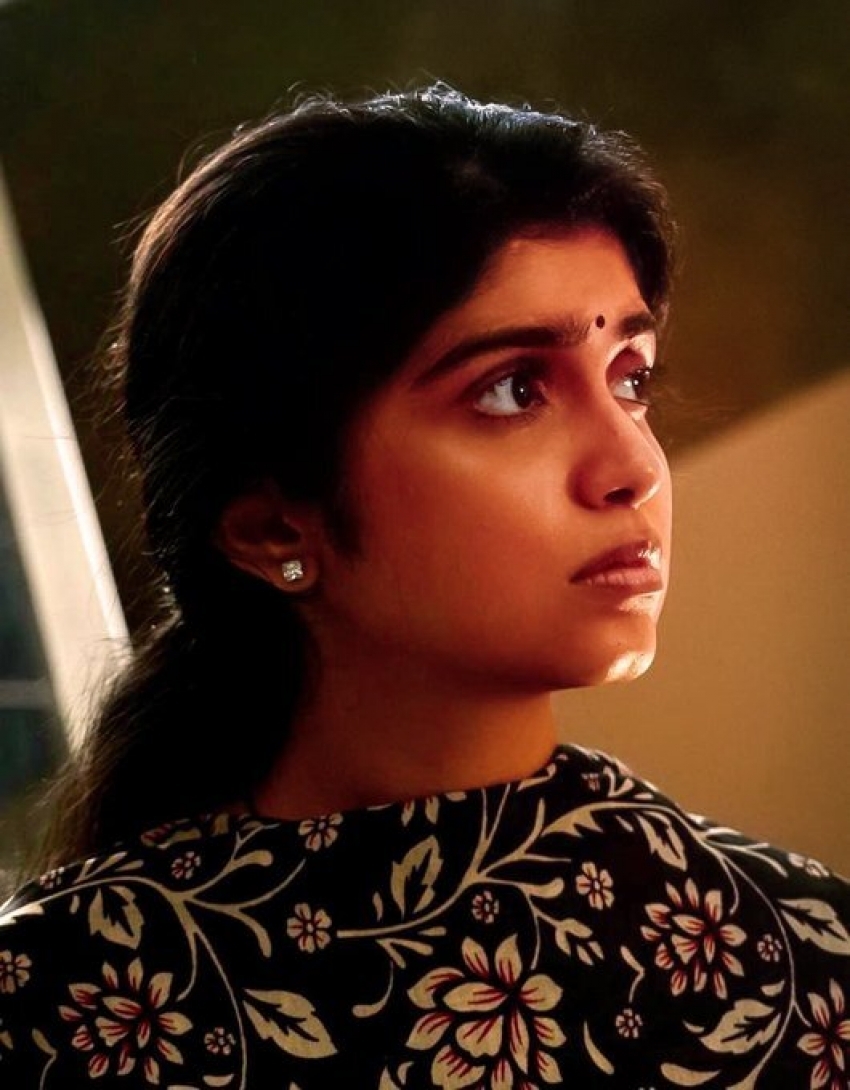 సీఎం జగన్ సతీమణి భారతి పాత్రలో మానస రాధాకృష్ణన్.. ఆర్టీవీ బ్యూటీ ...