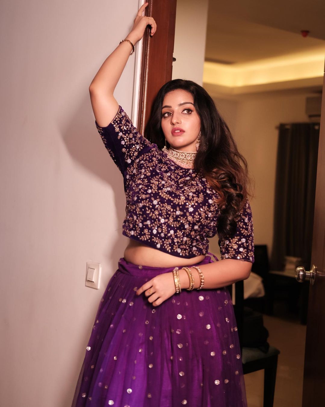 Malavika Menon: ബ്ലാക്കിൽ പൊളി ലുക്കുമായി മാളവിക മേനോൻ... 'അമ്മ' ജനറൽ ബോഡിയിൽ തിളങ്ങി നടി, ചിത്രങ്ങൾ കാണാം