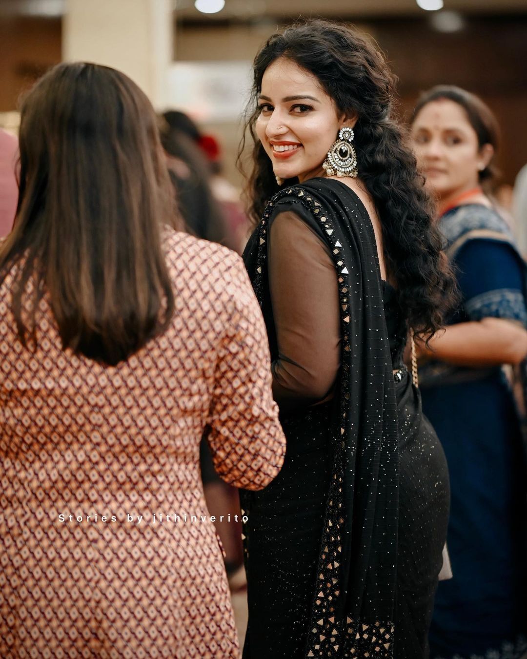 Malavika Menon: ബ്ലാക്കിൽ പൊളി ലുക്കുമായി മാളവിക മേനോൻ... 'അമ്മ' ജനറൽ ബോഡിയിൽ തിളങ്ങി നടി, ചിത്രങ്ങൾ കാണാം