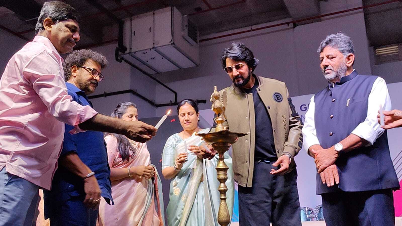 ನಟ ರವಿಚಂದ್ರನ್‌, ಕಿಚ್ಚ ಸುದೀಪ್‌, ಅಶ್ವಿನಿ ಪುನೀತ್‌ ರಾಜ್‌ ಕುಮಾರ್‌ ಜೊತೆ ಗ್ಲೋಬಲ್ ಡಿವಿನಿಟಿ ಮಾಲ್ ಉದ್ಘಾಟಿಸಿದ ಡಿಕೆ ಶಿವಕುಮಾರ್‌ 