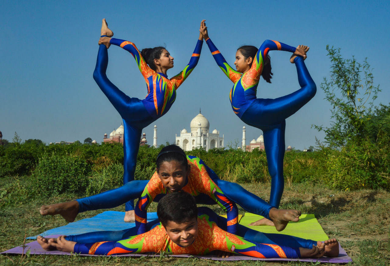 International Yoga Day: આંતરરાષ્ટ્રીય યોગ દિવસ પર નાના ભૂલકાઓ, જવાનોથી લઈને મુખ્યમંત્રી સુધી સૌએ કર્યા આસનો, જુઓ Photo