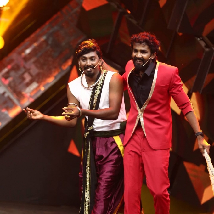 photos : 'என்னோட ஜோடிக்கு புது ஜோடி கிடைச்சிருச்சு'.. புகைப்படத்தை பகிர்ந்த உயிர் நண்பன்..