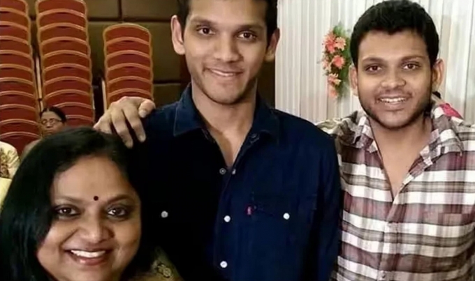 PHOTOS : நடிகை சரிதாவை நியாபகம் இருக்கா? இவரின் கணவர், மகன்களை பாத்துருக்கீங்களா!  