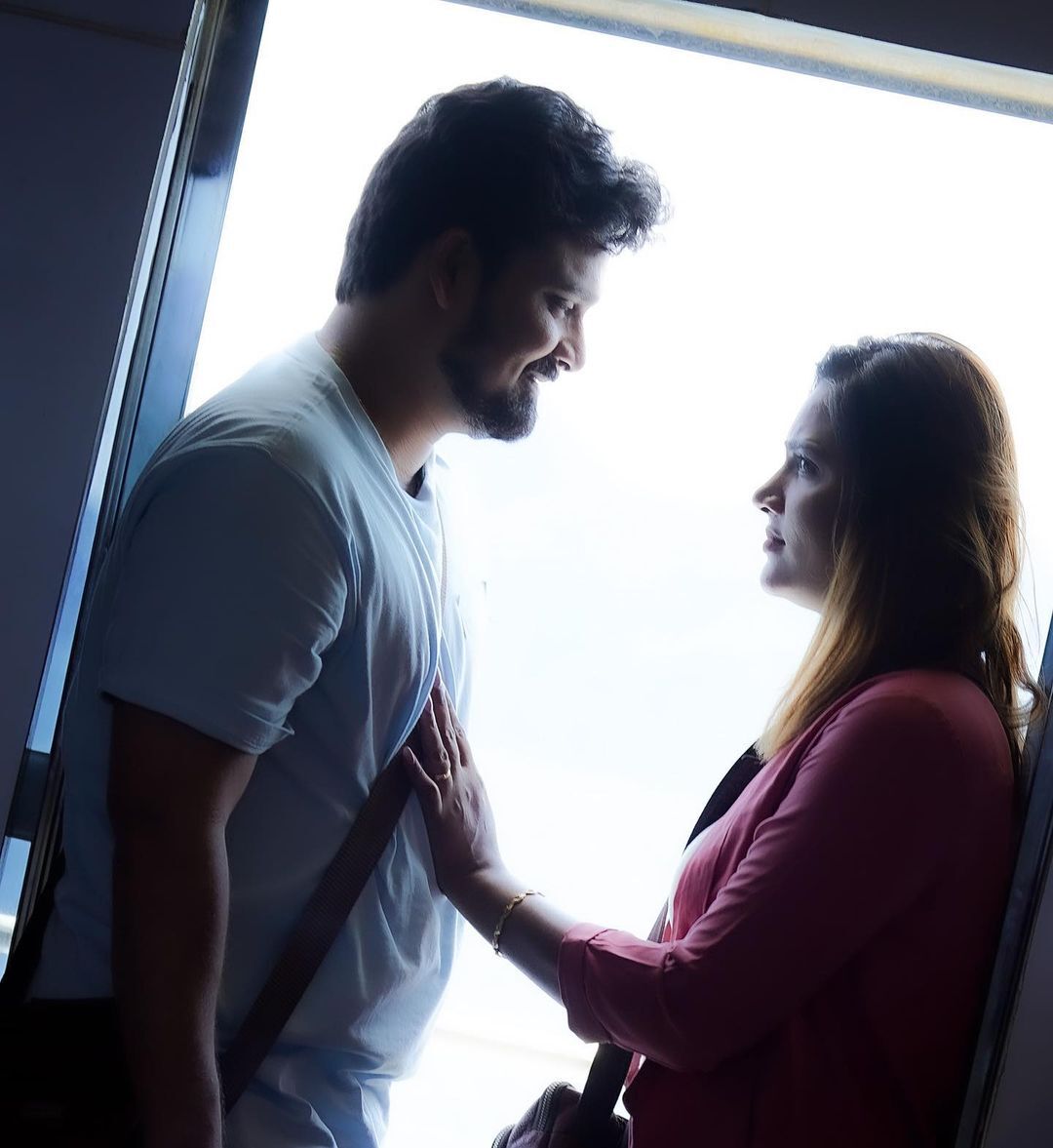 photos : கணவர் பிறந்த நாளுக்கு வெளியூர் பறந்த சீரியல் பிரபலம்.. எங்க போயிருக்காங்க தெரியுமா?.. 