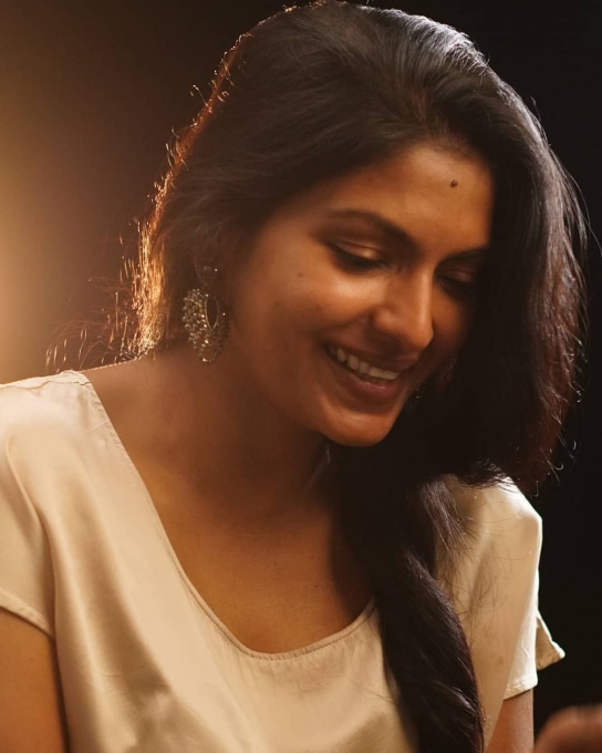 photos: ஜெய்பீம் படத்தில் நடித்த நாயகியா இவங்க.. இத்தனை படத்துல நடிச்சிருக்காங்களா.. என்னென்ன பாருங்க..