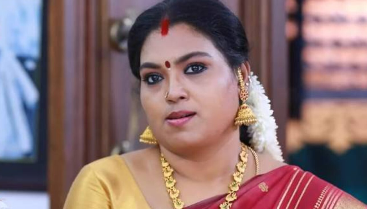 PHOTOS: வடிவேலுக்கே டஃப் கொடுக்கும் காமெடி நடிகை பிரியங்காவை நியாபகம் இருக்கா? இப்போ எப்படி இருக்காங்கனு பாருங்களேன்.. 