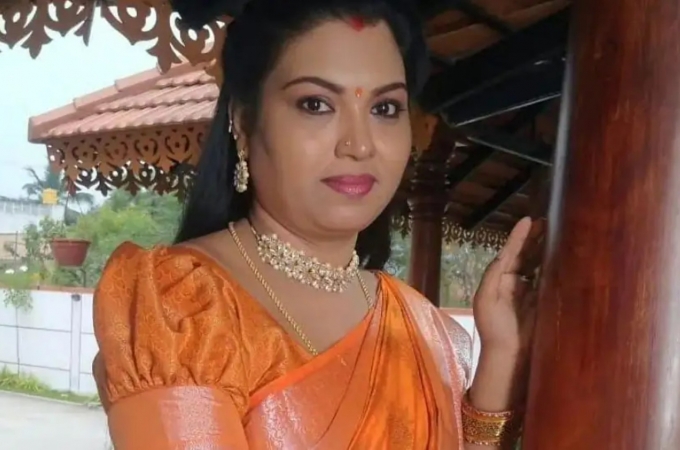 PHOTOS: வடிவேலுக்கே டஃப் கொடுக்கும் காமெடி நடிகை பிரியங்காவை நியாபகம் இருக்கா? இப்போ எப்படி இருக்காங்கனு பாருங்களேன்.. 