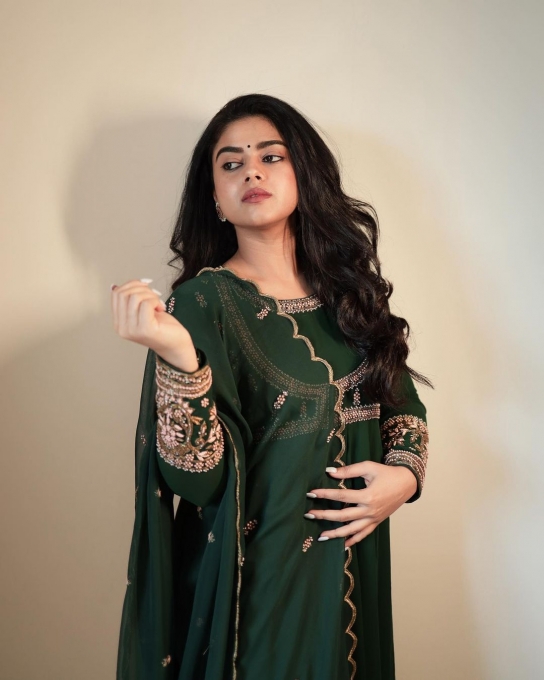 photos: நீங்க மட்டும் இல்லங்க உங்க மனசு கூட க்யூட்ங்க.. சிம்பு பட நடிகையின் செயலால் புகழும் ரசிகர்கள்..