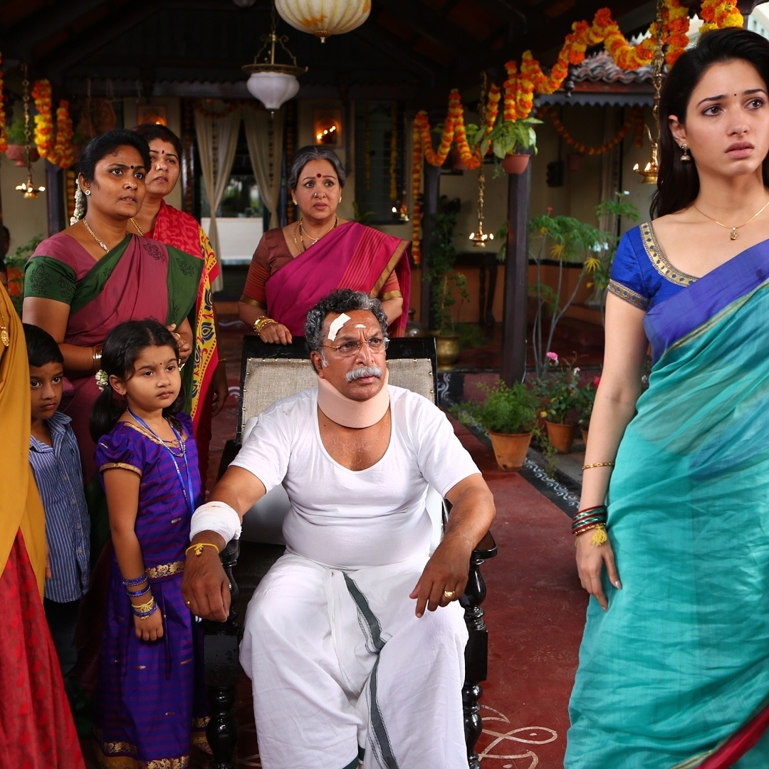 PHOTOS: அஜித்தின் 'வீரம்' படத்தில் வரும் கியூட் குழந்தையை நியாபகம் இருக்கா? நெடுநெடுனு வளர்ந்து இப்போ ஆளே மாறிட்டாங்களே!