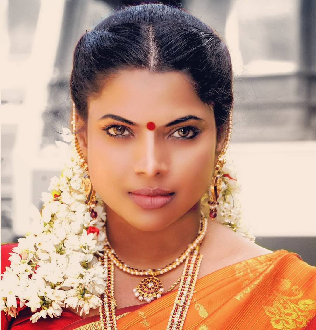 photos: ஸ்டைல் எல்லாம் நல்லதா இருக்கு.. நடை சரியில்லையே!.. கலாய்த்த நெட்டிசன்.. தரமான ரிப்ளே கொடுத்த  காஜல் பசுபதி.. 