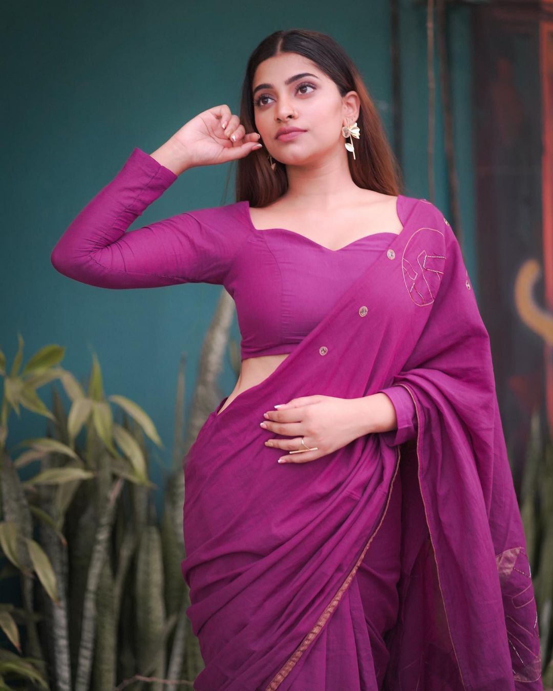 Malavika Sreenath: സാരിയിൽ പുത്തൻ മേക്കോവറുമായി മാളവിക ശ്രീനാഥ്; ആരാധകരുടെ മനം മയക്കിയ ചിത്രങ്ങൾ കാണാം