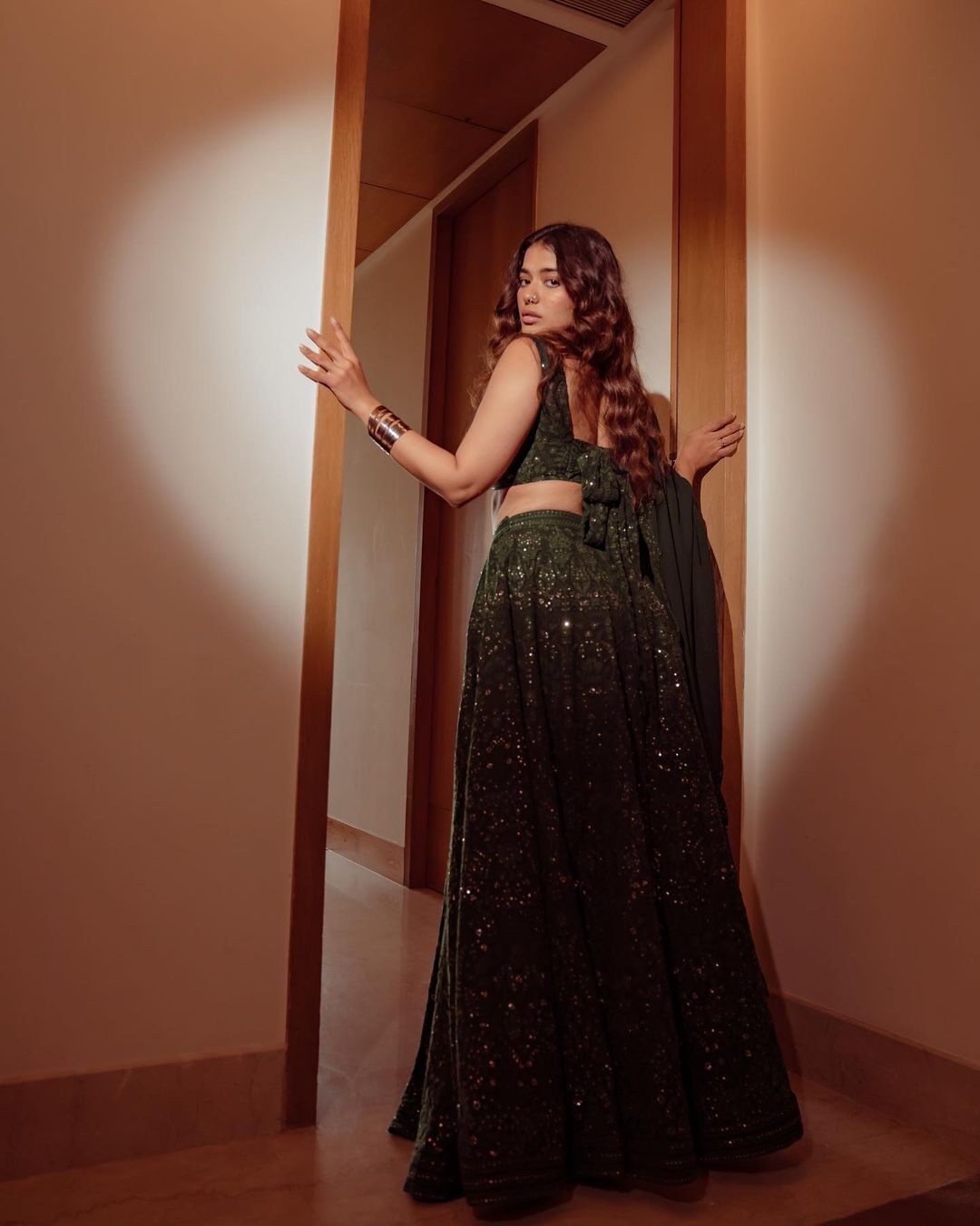 కేతిక శర్మ కవ్వింతలు.. అందాలతో మైమరిపిస్తున్న బ్యూటీ..!