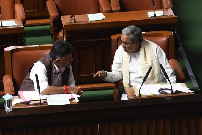 ವಿಧಾನಸಭೆಯ ಕಲಾಪದಲ್ಲಿ ಮಂಗಳವಾರ ಪಾಲ್ಗೊಂಡಿದ್ದ ಡಿಸಿಎಂ ಡಿ ಕೆ ಶಿವಕುಮಾರ್