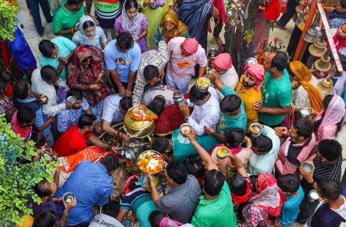ಶ್ರಾವಣ ಮಾಸದ ಮೊದಲ ಸೋಮವಾರ: ದೇಶದೆಲ್ಲೆಡೆ ಶಿವನ ಆರಾಧನೆ