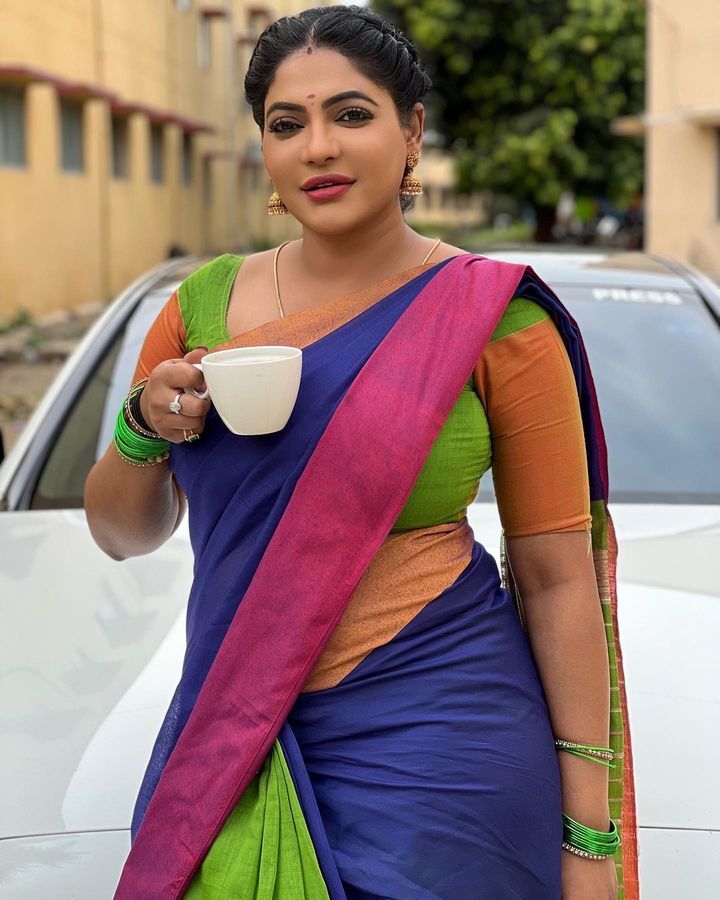 PHOTOS: பாக்கியலட்சுமி ராதிகாவின் மகனா இது? வியப்பில் ரேஷ்மாவின் ரசிகர்கள்!