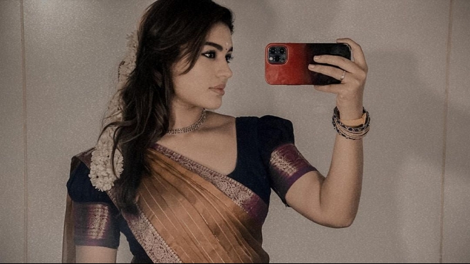 photos: மீண்டும் மணக்கோலத்தில் ஷபானா.. சுத்தி போடுங்க.. கமெண்டுகளை நிரப்பும் ரசிகர்கள்..