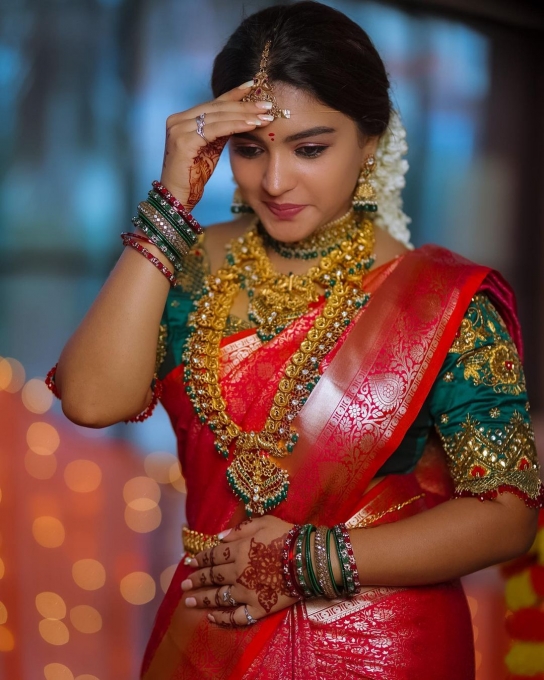 photos: மீண்டும் மணக்கோலத்தில் ஷபானா.. சுத்தி போடுங்க.. கமெண்டுகளை நிரப்பும் ரசிகர்கள்..