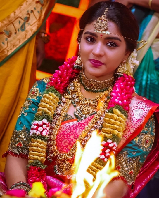 photos: மீண்டும் மணக்கோலத்தில் ஷபானா.. சுத்தி போடுங்க.. கமெண்டுகளை நிரப்பும் ரசிகர்கள்..