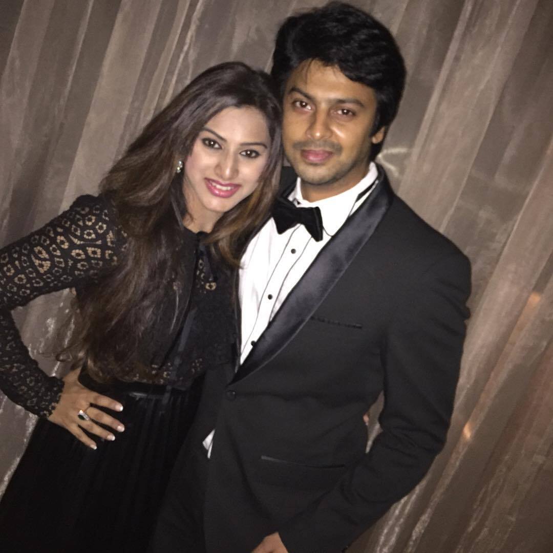 PHOTOS: சாக்லேட் பாய் ஸ்ரீகாந்தின் மனைவியா இது? நடிகைகளுக்கே டஃப் கொடுக்குறாங்களே.. இணையத்தை கலக்கும் புகைப்படங்கள்!