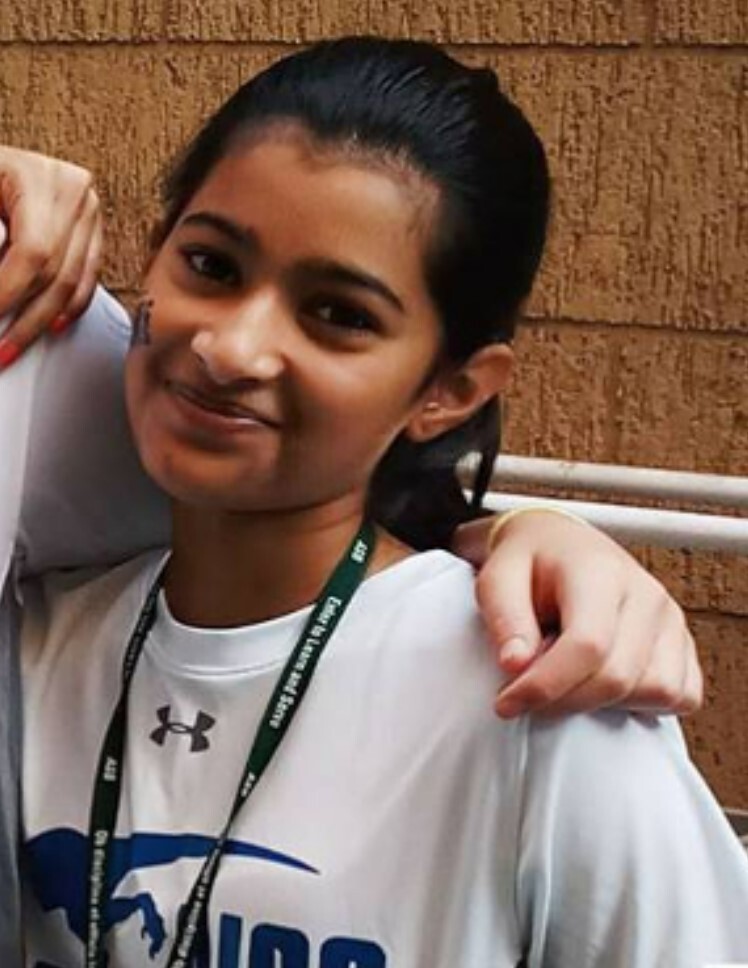 PHOTOS: நடிகர் விஜய்யின் மகளை பாத்துருக்கீங்களா? இணையத்தை கலக்கும் திவ்யா சாஷாவின் புகைப்படங்கள்.. 