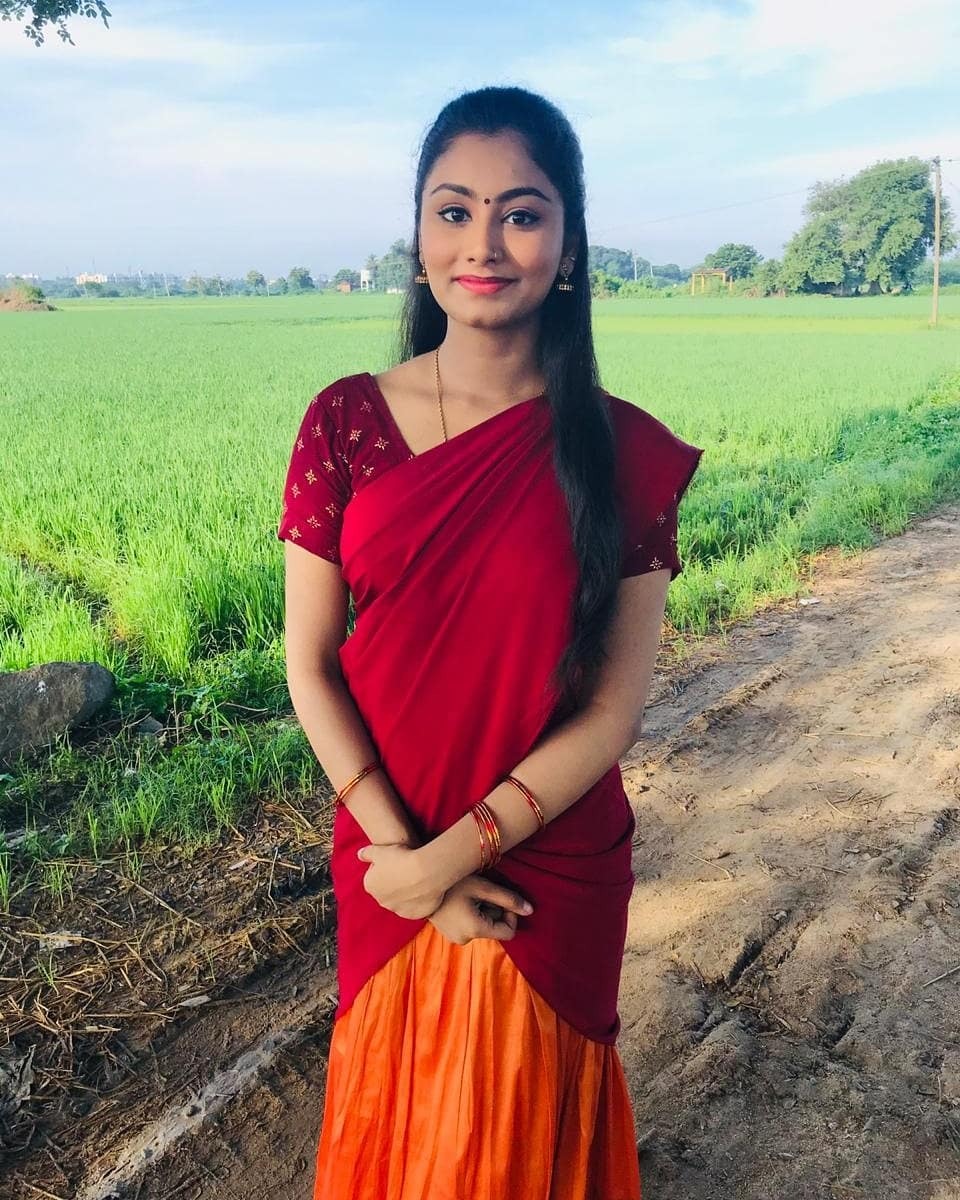 PHOTOS: 'அப்படி என்ன சக்சஸ் பண்ணிட்டீங்க' ரசிகர் கேட்ட கேள்வி.. தரமான பதில் கொடுத்த பிரபல சீரியல் நடிகை..