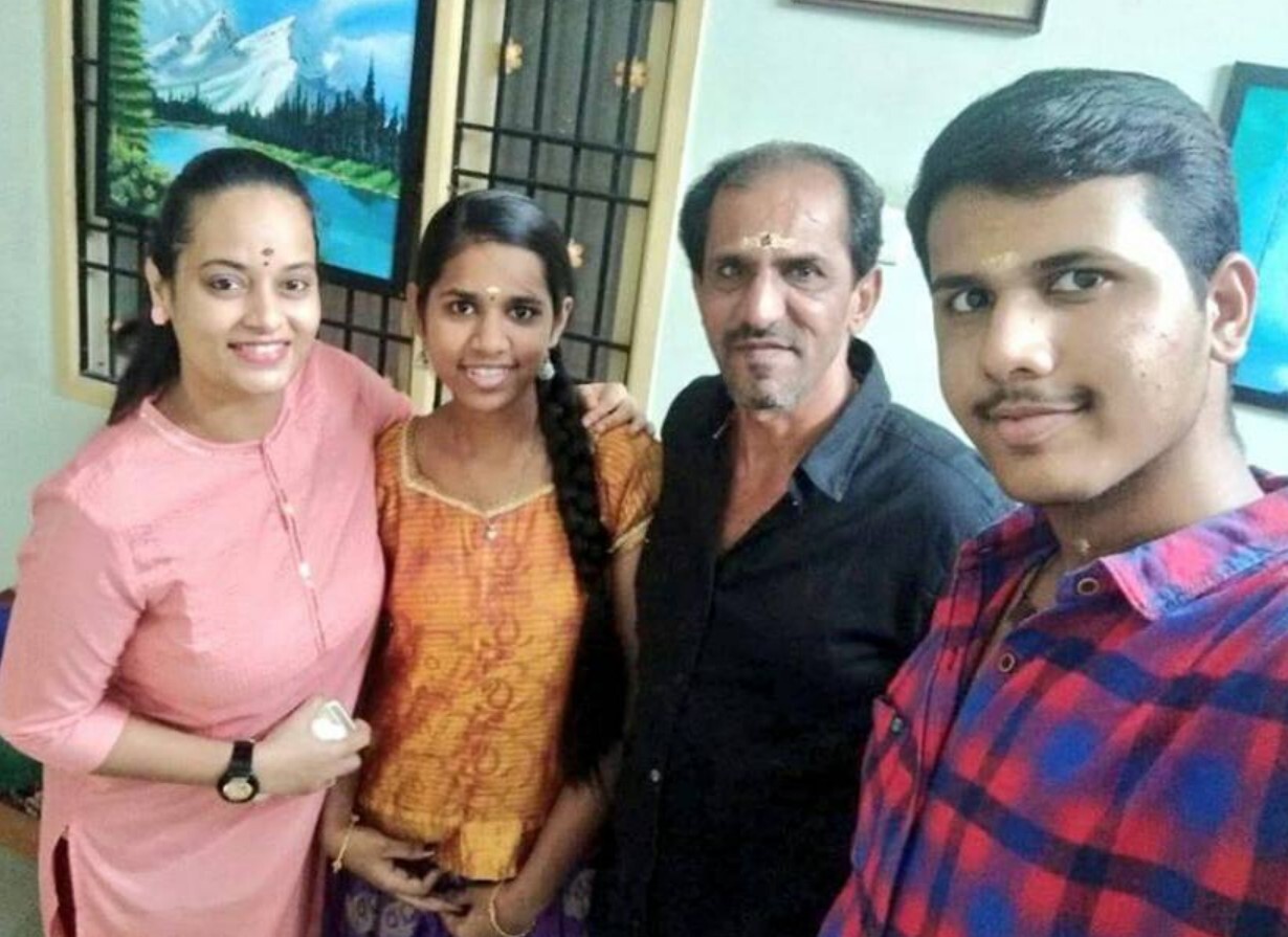 PHOTOS: காமெடி நடிகர் வையாபுரியின் மகளா இது? இணையத்தை கலக்கும் புகைப்படங்கள்.. 