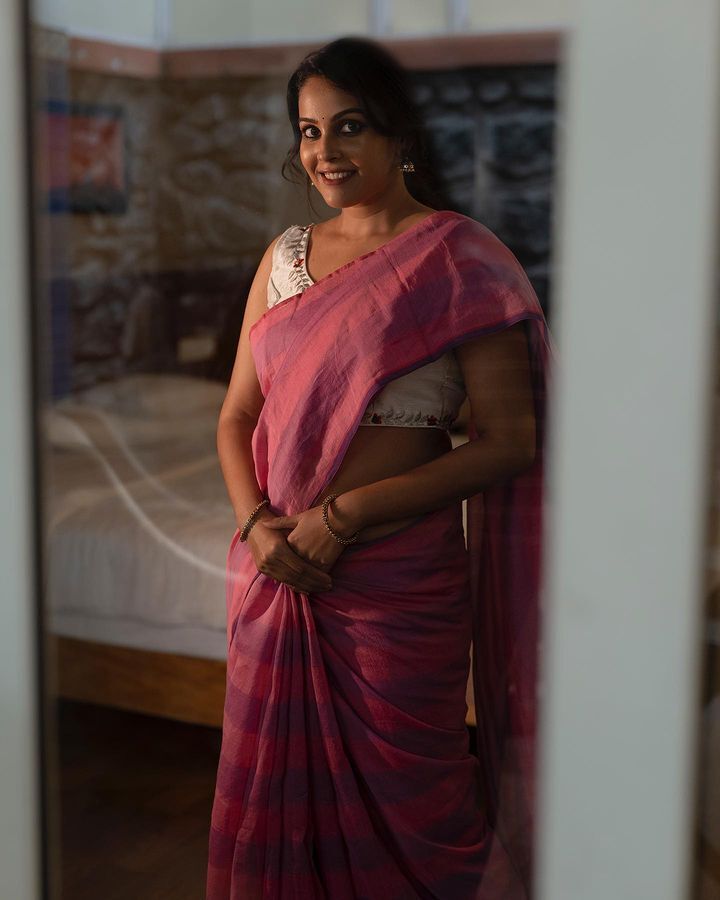 PHOTOS: புடவையில் அசத்தும் சாந்தினி தமிழரசன்.. இணையத்தை கலக்கும் லேட்டஸ்ட் புகைப்படங்கள்.. 
