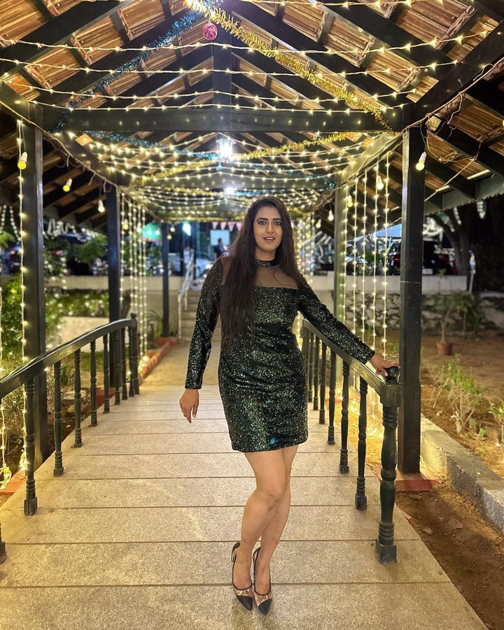 PHOTOS: மாடர்ன் உடையில் அசத்தும் கஸ்தூரி.. வெளியான லேட்டஸ்ட் புகைப்படங்கள்! 