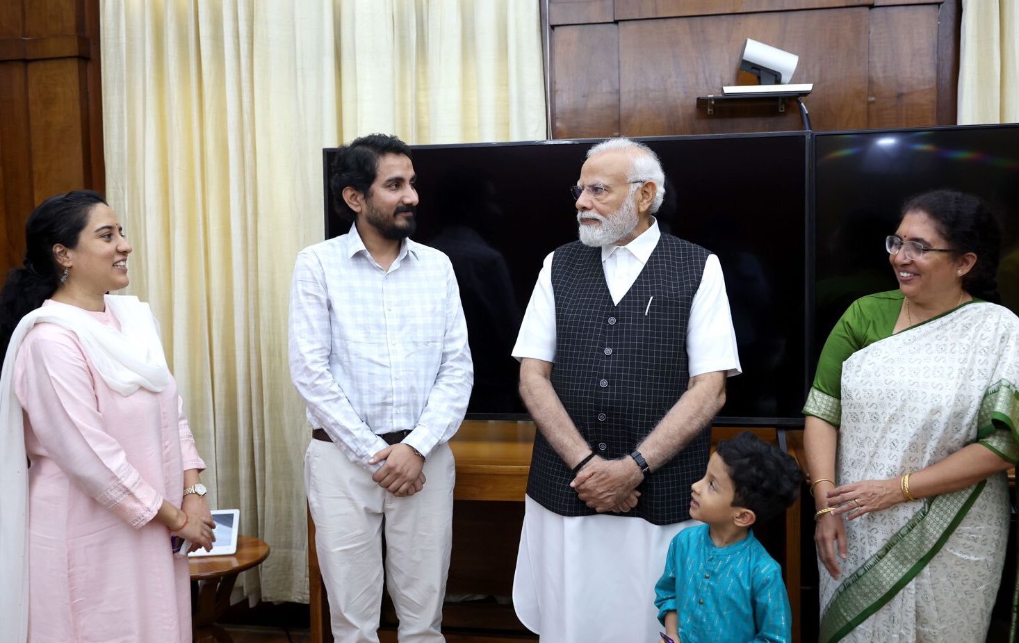 ಅನಂತ ಕುಮಾರ್ ಮೊಮ್ಮಗನ ಜೊತೆ ಪ್ರಧಾನಿ ಮೋದಿ ಮಾತು 