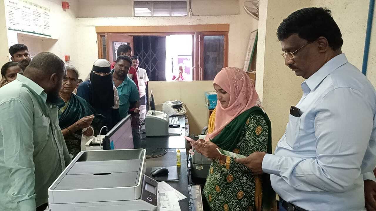 ಗೃಹಲಕ್ಷ್ಮಿ ಯೋಜನೆ ನೋಂದಣಿ ಪರಿಶೀಲಿಸಿದ ತುಮಕೂರು ಡಿಸಿ