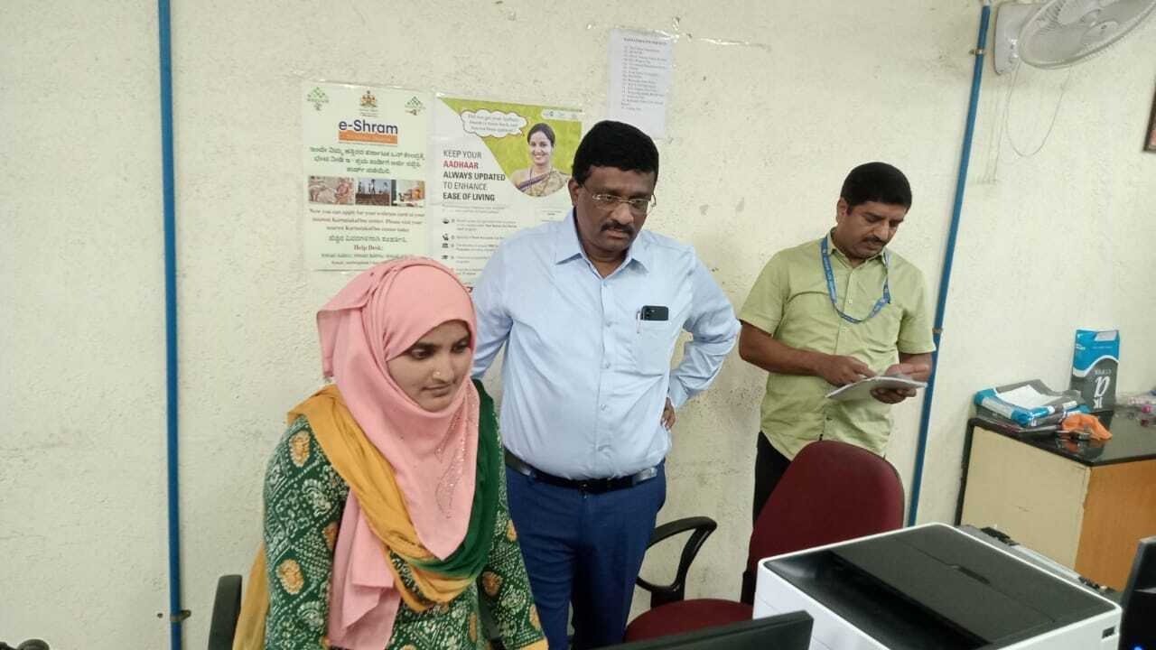 ಗೃಹಲಕ್ಷ್ಮಿ ಯೋಜನೆ ನೋಂದಣಿ ಪರಿಶೀಲಿಸಿದ ತುಮಕೂರು ಡಿಸಿ