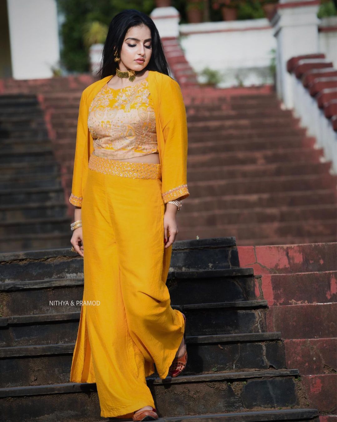 Malavika Menon: സൂര്യകാന്തിപോലെ മിന്നി തിളങ്ങി മാളവിക മോനോൻ... മാളുവിന്റെ ഓണം ലുക്കാണോ ഇതെന്ന് ആരാധകർ? താരത്തിന്റെ പുത്തൻ ചിത്രങ്ങൾ കാണാം