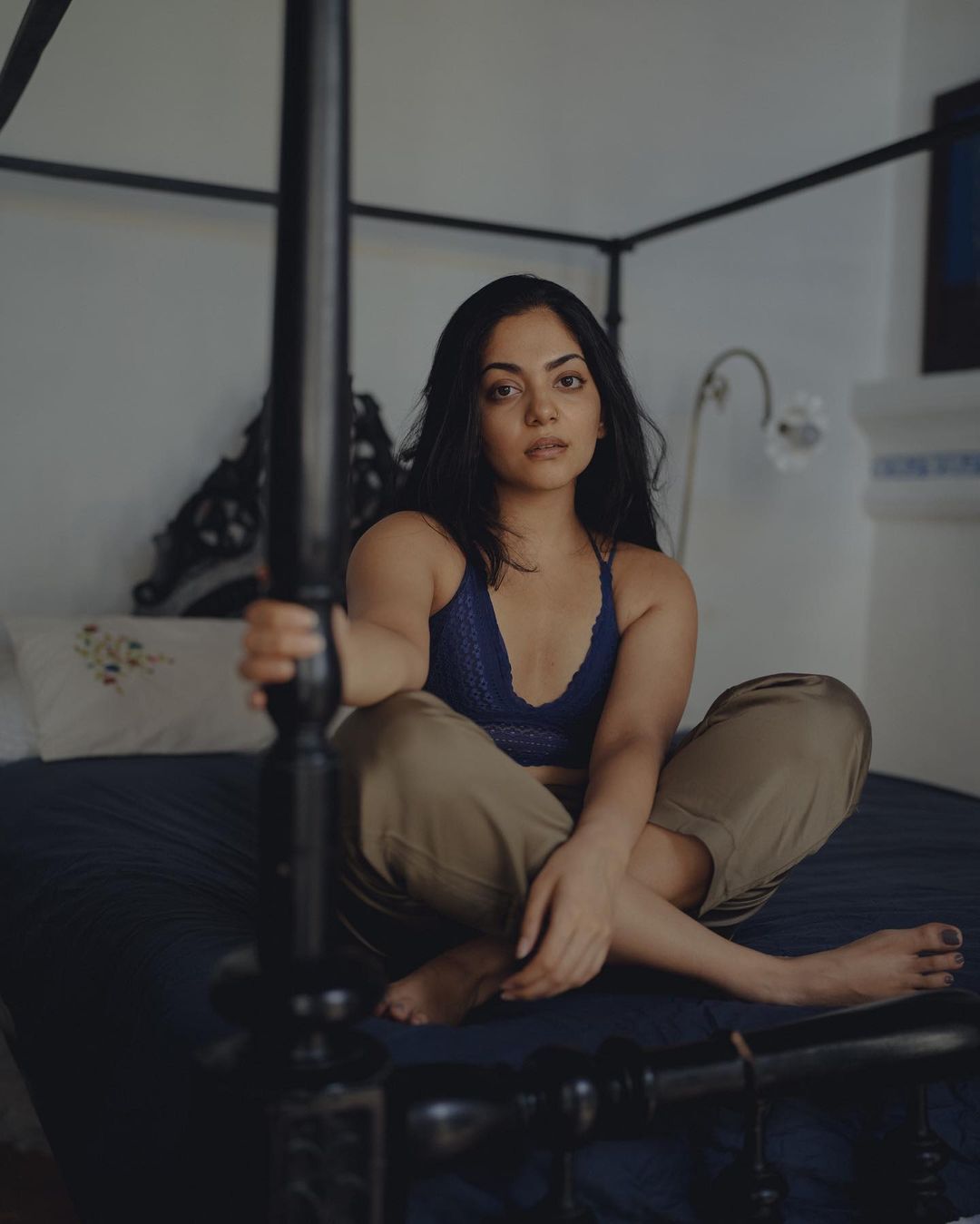 Ahaana Krishna: മോഡേണ്‍ ലുക്കില്‍ ഗ്ലാമറസ്സ് ആയി ആരാധകരെ കയ്യിലെടുത്ത് അഹാന കൃഷ്ണ, പുത്തന്‍ ചിത്രങ്ങള്‍ വൈറല്‍...