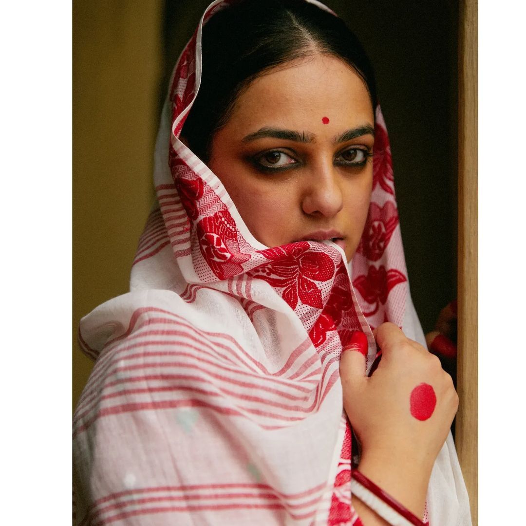 Nithya Menen: ഇത് നിത്യ തന്നെയാണോ ചാരുലതയായി കിടിലന്‍ വേഷപ്പകര്‍ച്ച നടത്തി നിത്യ മേനോന്‍, അതിമനോഹരമെന്ന് ആരാധകരും... വൈറല്‍ ചിത്രങ്ങള്‍ കാണാം...