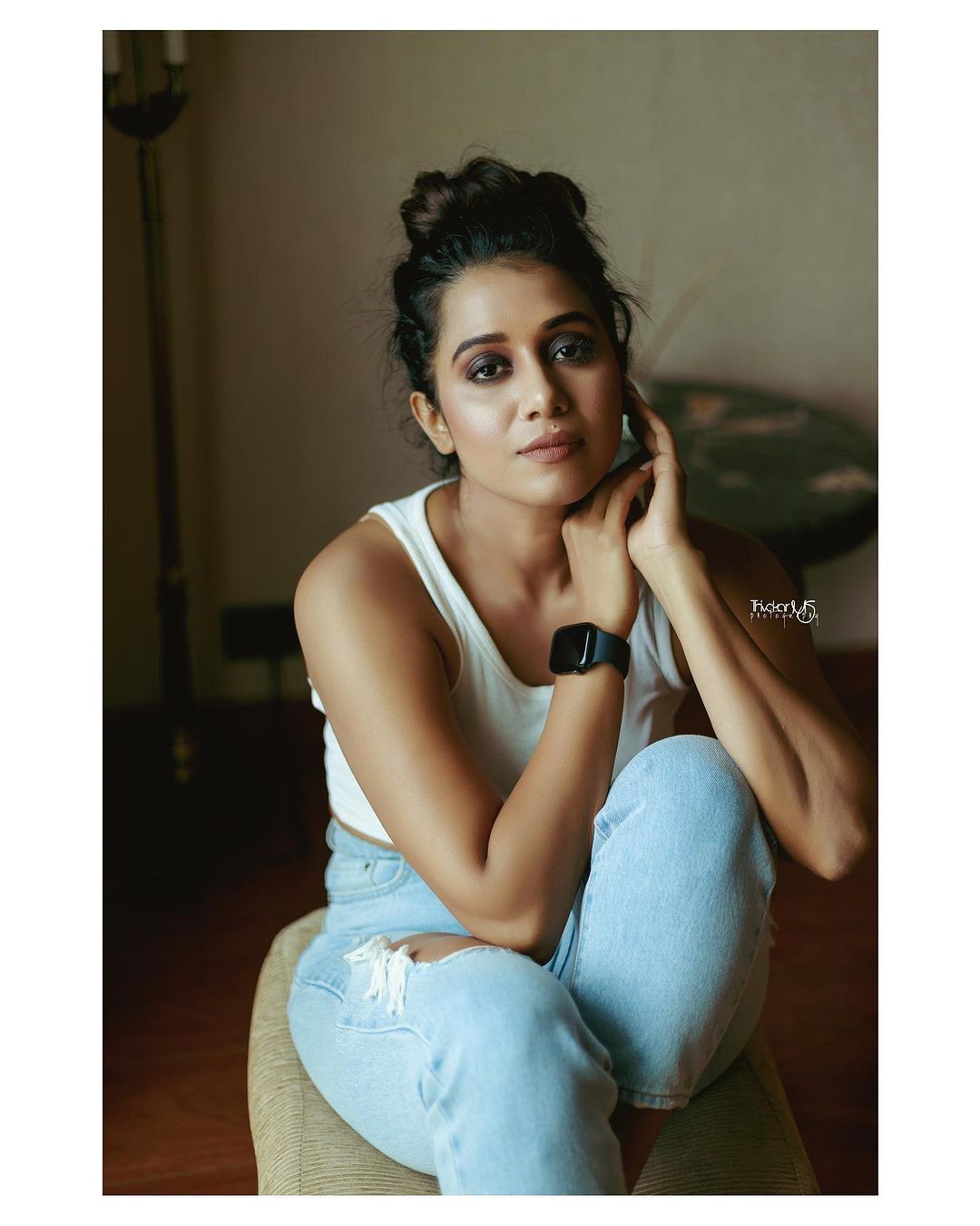 PHOTOS: விஜய் ஆண்டனி பட நடிகை அணிந்திருக்கும் புடவை விலை தெரியுமா? ஷாக்காகும் ரசிகர்கள்