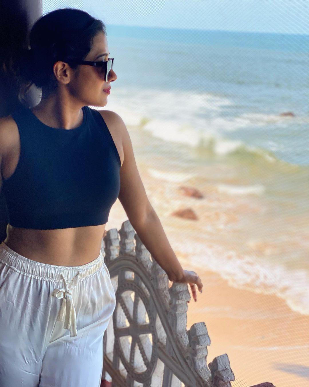 PHOTOS: விஜய் ஆண்டனி பட நடிகை அணிந்திருக்கும் புடவை விலை தெரியுமா? ஷாக்காகும் ரசிகர்கள்