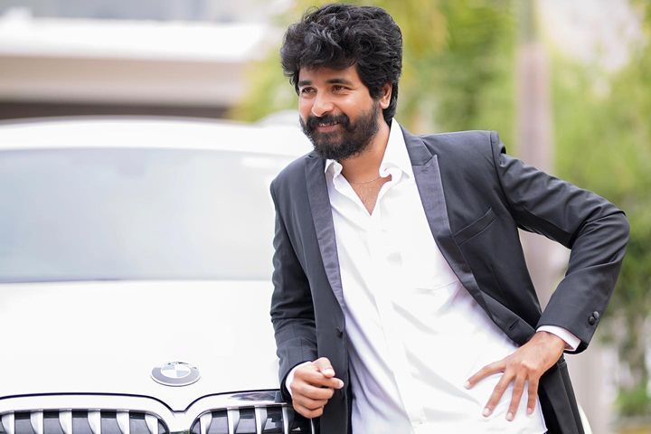 PHOTOS: அடுத்த படத்திற்கு செம்ம மாஸாக ரெடியான சிவகார்த்திகேயன்.. சிக்ஸ் பேக்கில் ஆளே மாறிட்டாரே.. போட்டோஸ் இதோ!